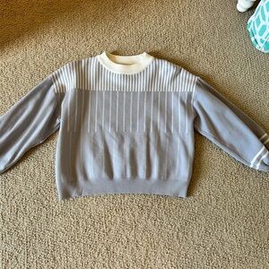 grey and white comfy sweater/pullover
